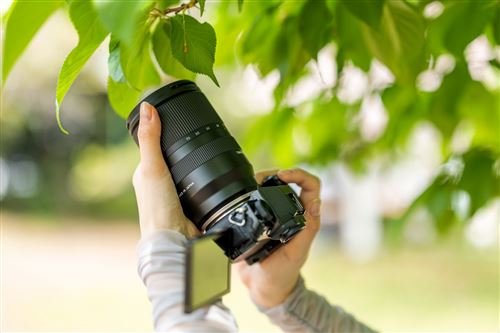 Objetivo sin espejo Tamron 17-70 mm f/2.8 Di III-A VC RXD negro para Fujifilm X - Imagen de 8